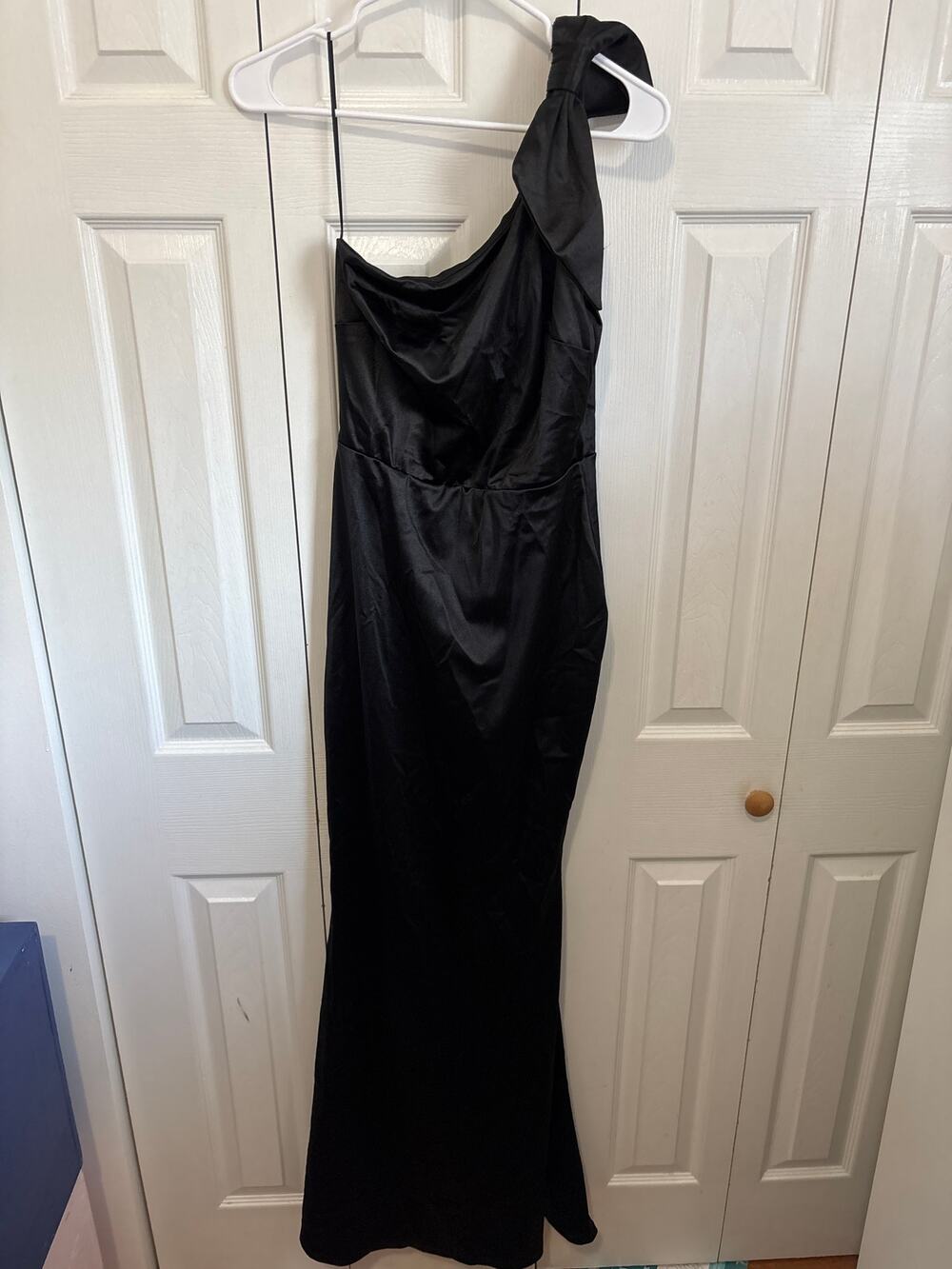 Baltic Born Black Satin One Shoulder Bow Column Evening Dress Size Medium
